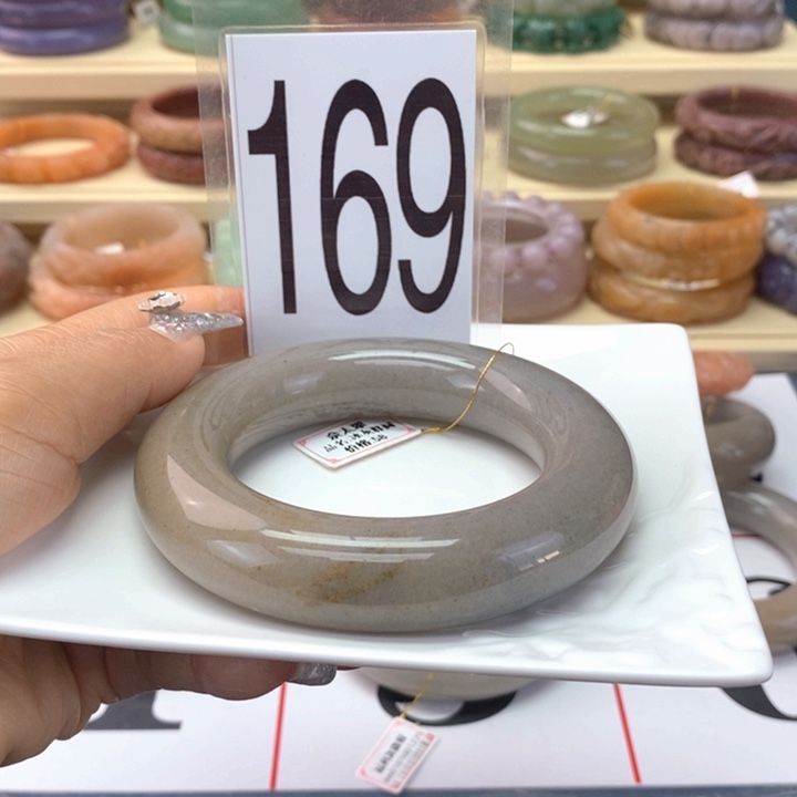 石英岩玉未镶嵌手镯59.6