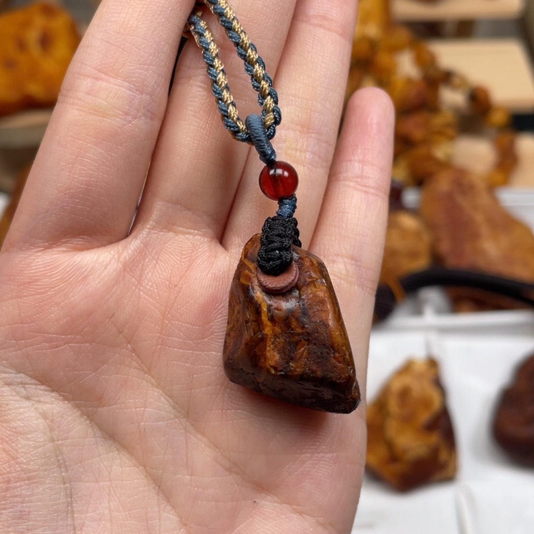 琥珀未镶嵌珠宝奇石