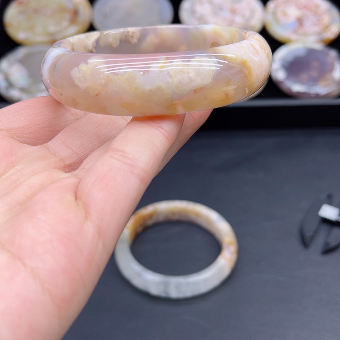 玛瑙/玉髓手镯未镶嵌 5859