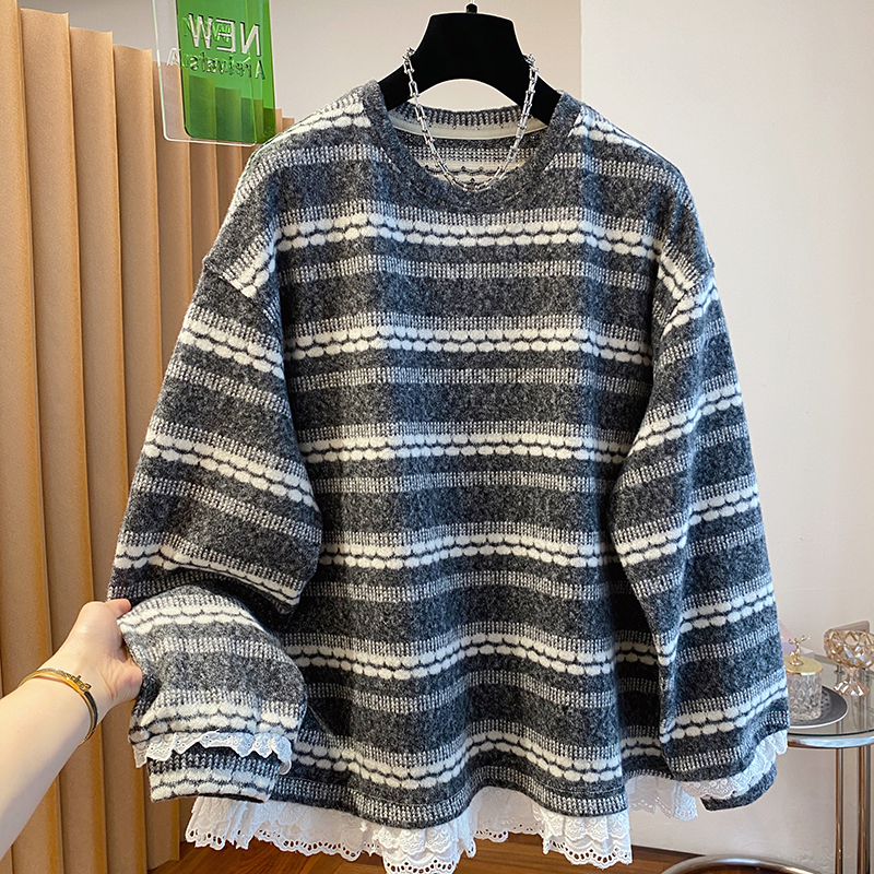 休闲灰色条纹针织衫女秋冬胖妹妹宽松内搭磨毛蕾丝拼接打底衫上衣