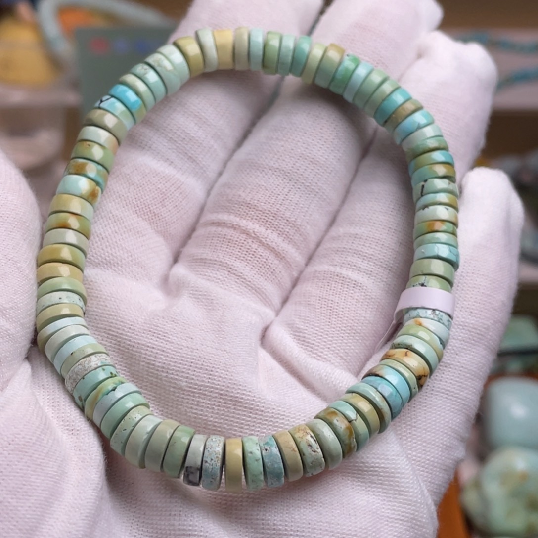 肌***功绿松石未镶嵌珠宝奇石