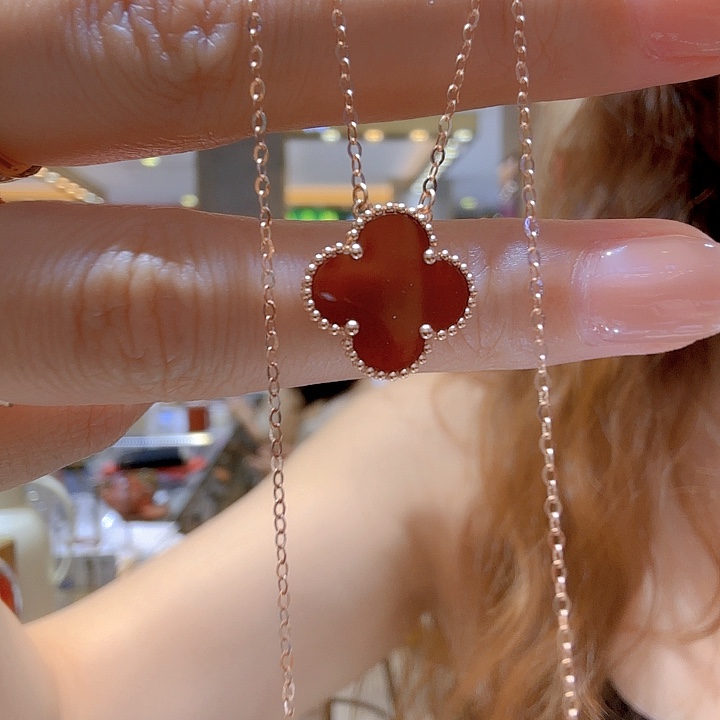 玛瑙/玉髓项链18K金镶嵌15mm草玫瑰金