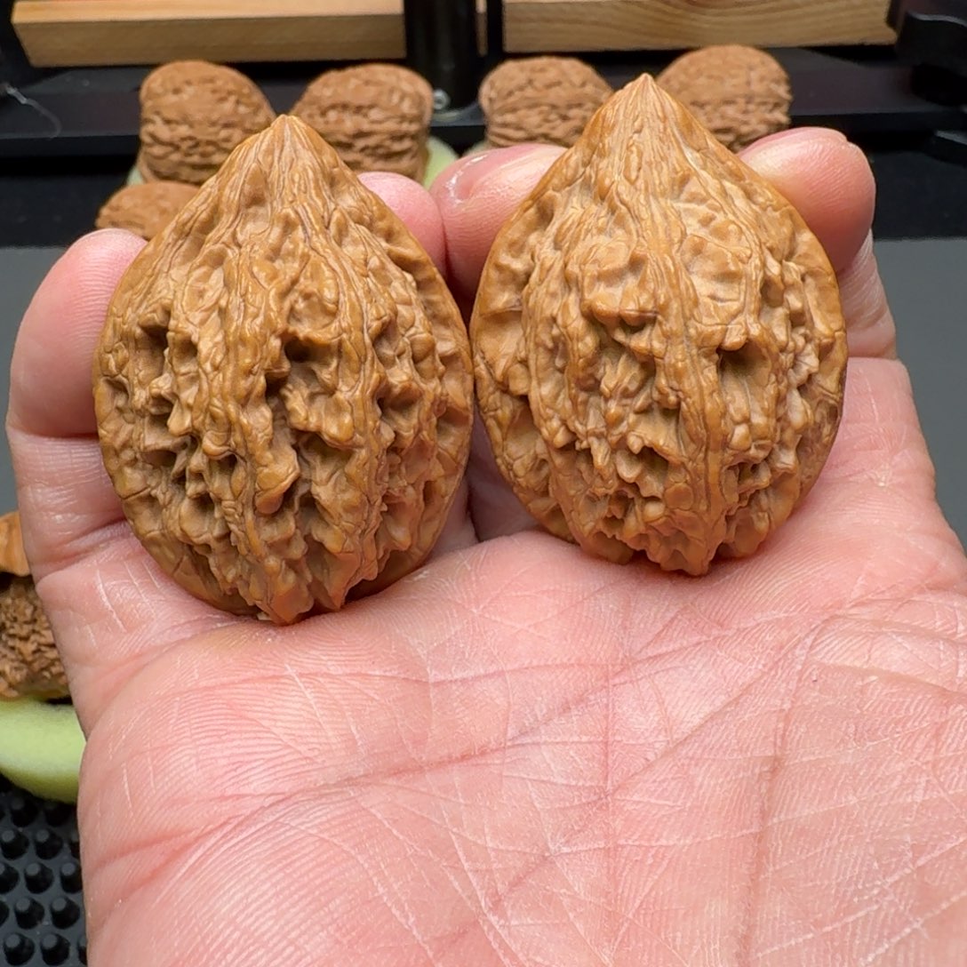 文玩核桃把件大沽石