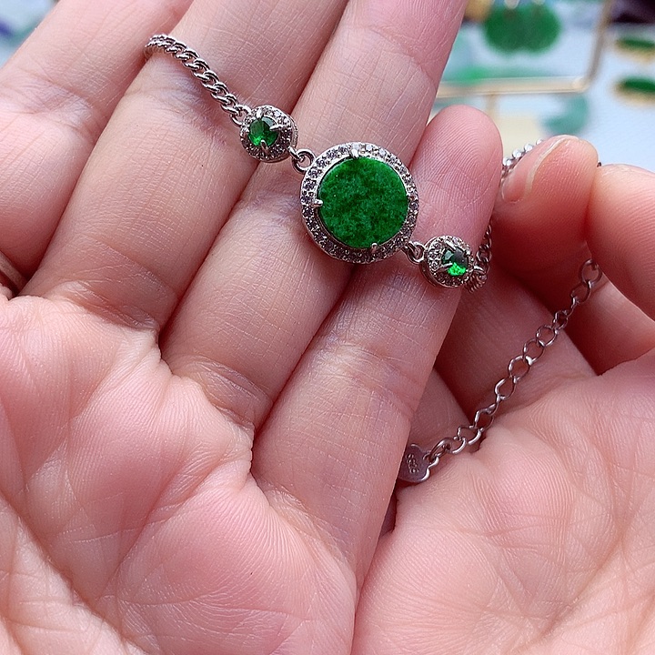 翡翠颈饰银S925镶嵌翡翠