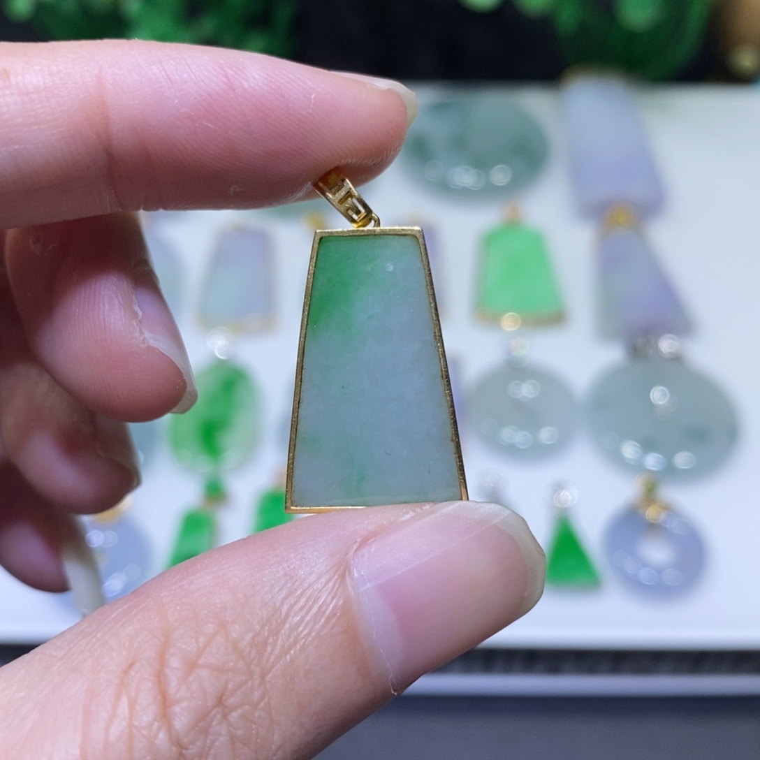 翡翠18K金镶嵌吊坠(不含链)