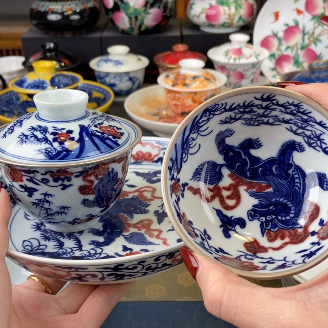 晴****辰陶瓷艺术家的作品亲亲