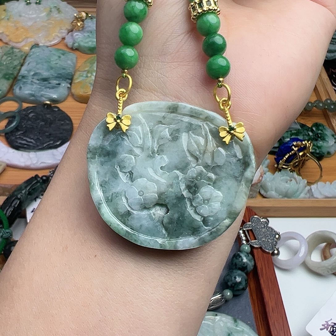 翡翠吊坠(赠链)未镶嵌吊坠37