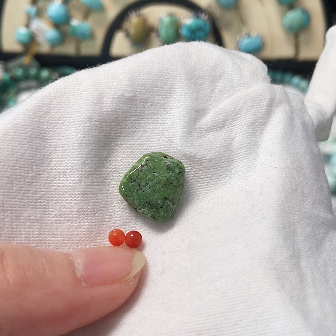 南红玛瑙未镶嵌珠宝奇石