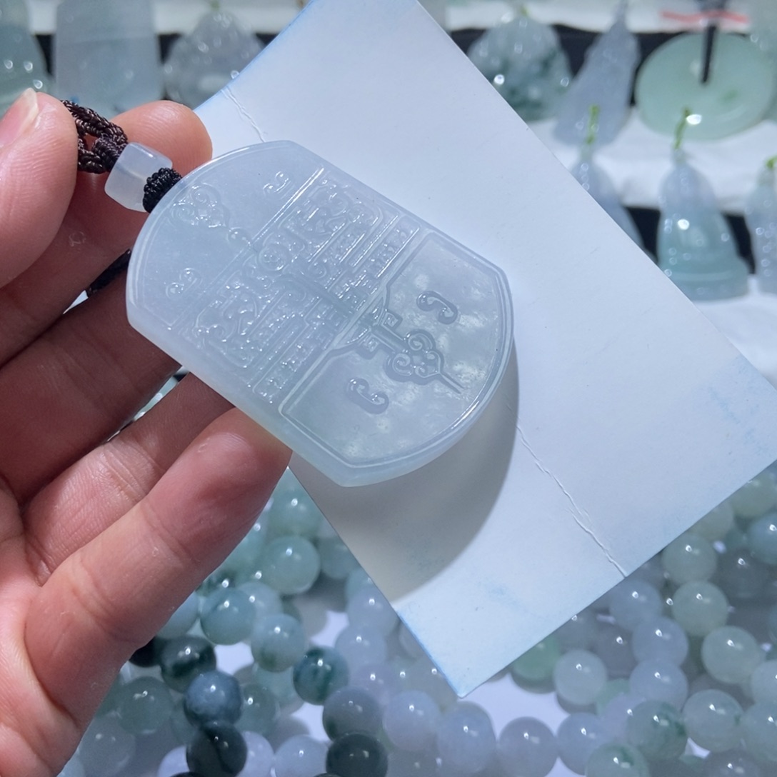 定制翡翠未镶嵌仿古牌