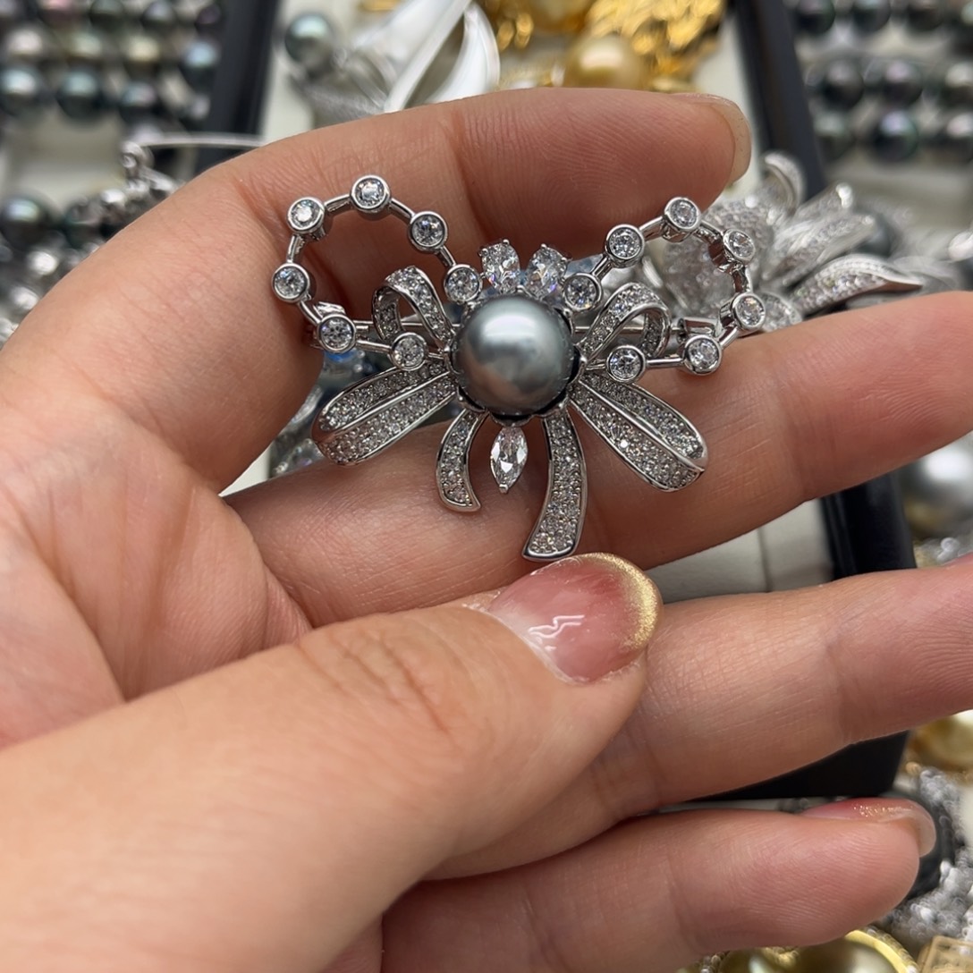 海水珍珠合金胸针