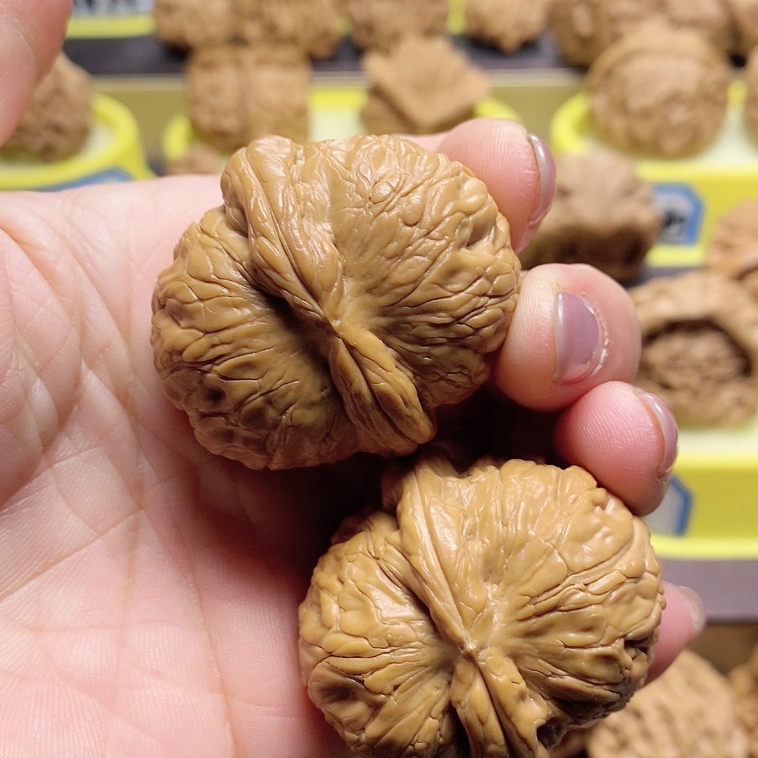 文玩核桃吊坠元宝