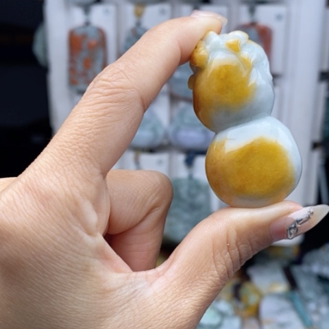 翡翠颈饰未镶嵌翡翠