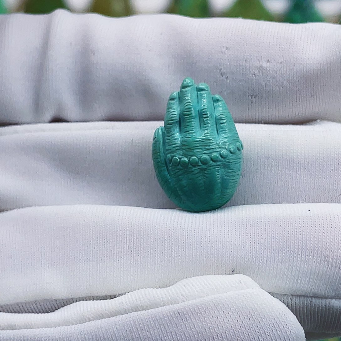 绿松石未镶嵌颈饰