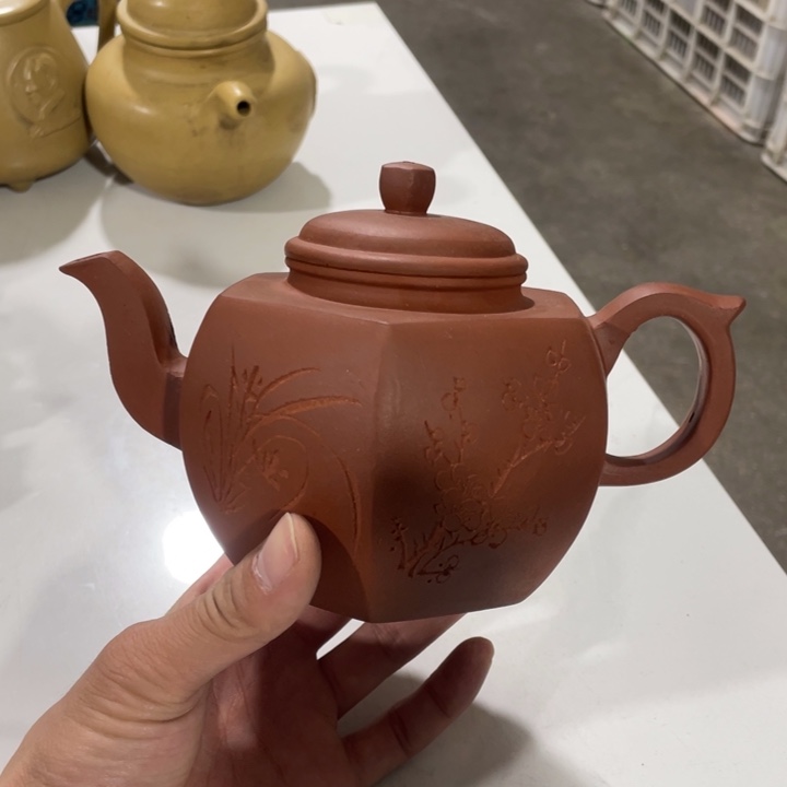 紫砂茶壶老厂紫砂壶一件。