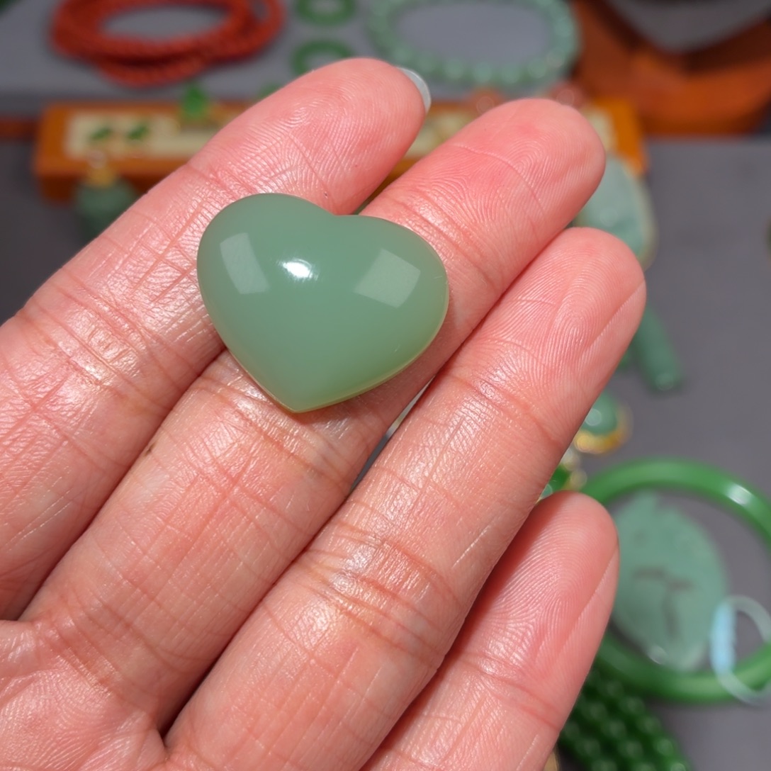 莲****和田玉未镶嵌戒指