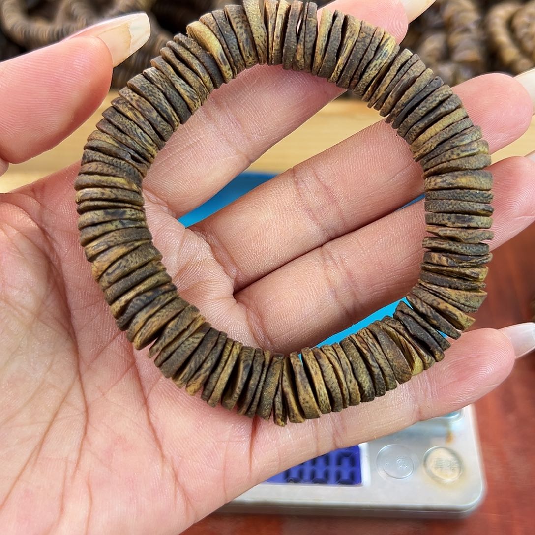 沉香碎屑沉香卡12金钱片沉水17g老白奇