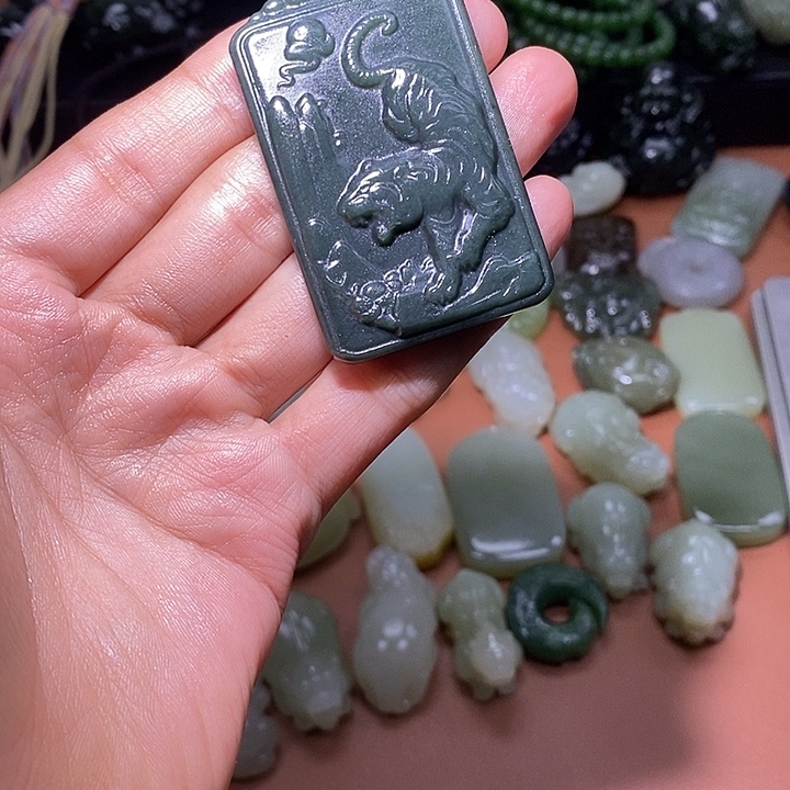 和田玉未镶嵌颈饰