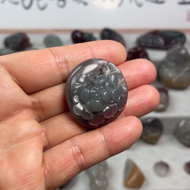 玛瑙/玉髓颈饰未镶嵌