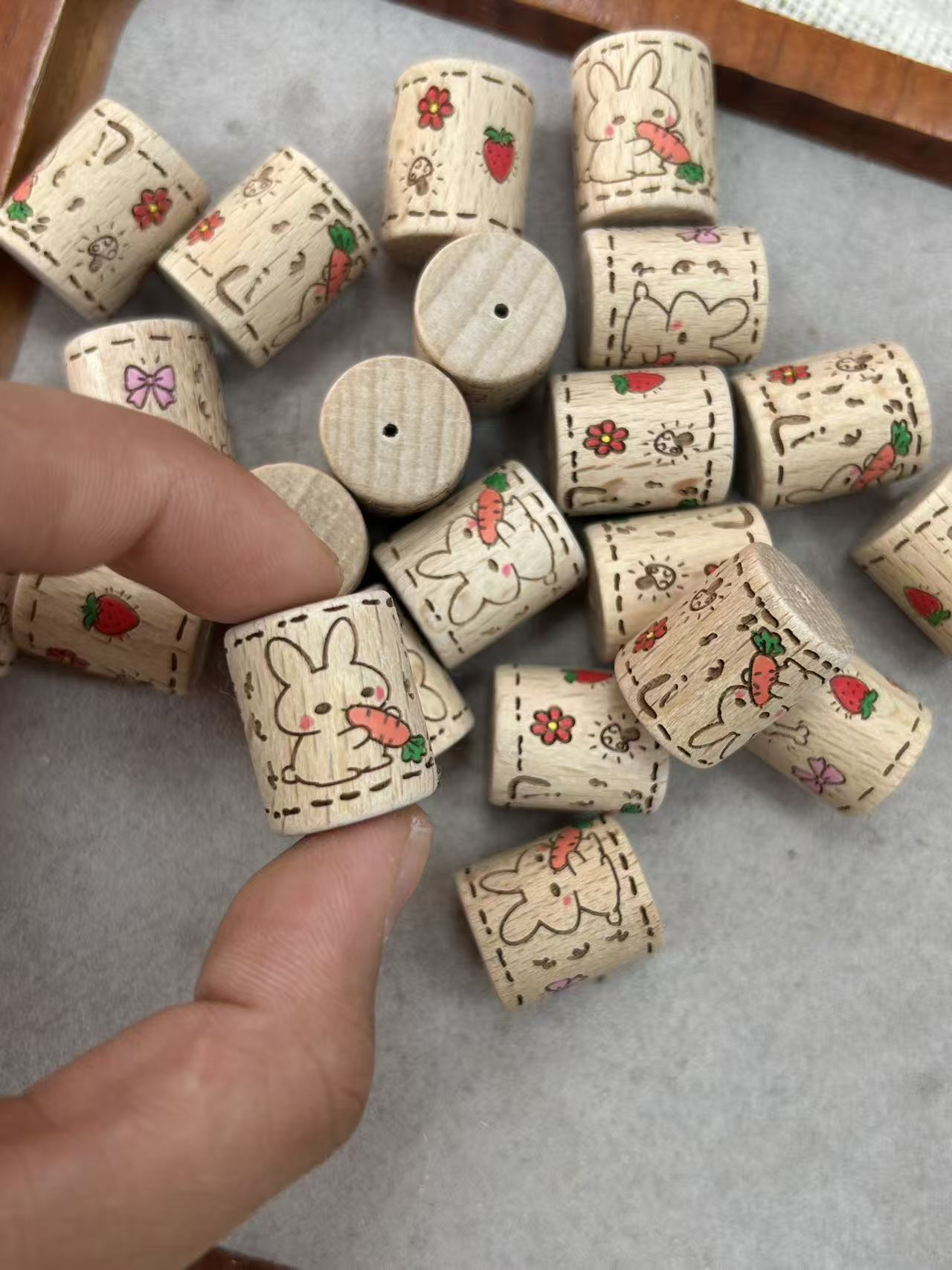 榉木木墩子雕刻小兔子造型diy配饰十二生肖