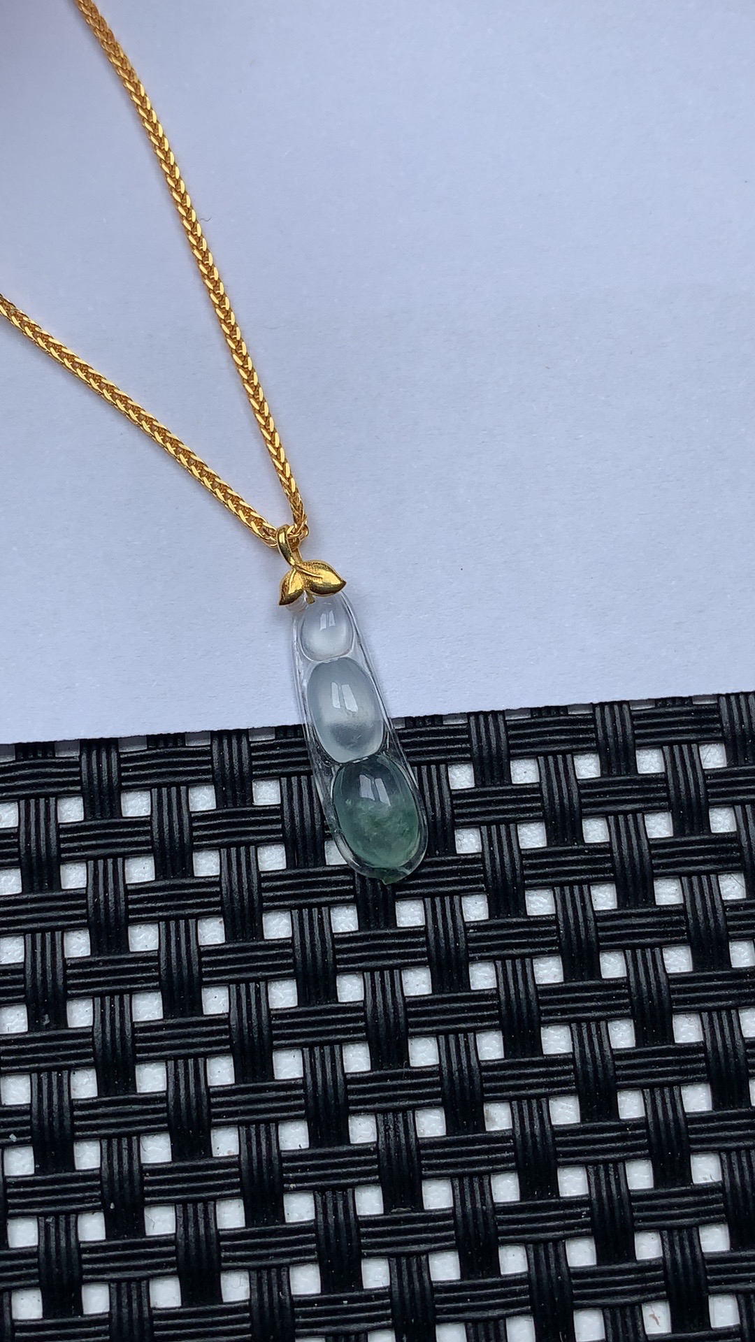 缅甸天然翡翠A货，冰种豆角吊坠，尺寸20.8-6-2.4