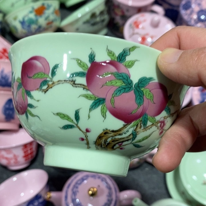 摆件瓷绿稀土寿桃五寸碗