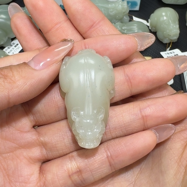 随***…和田玉未镶嵌挂件