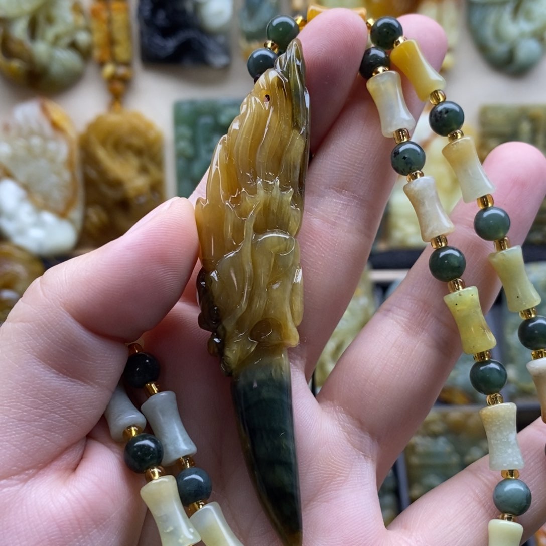 【闪购商品】岫玉颈饰未镶嵌龙牙