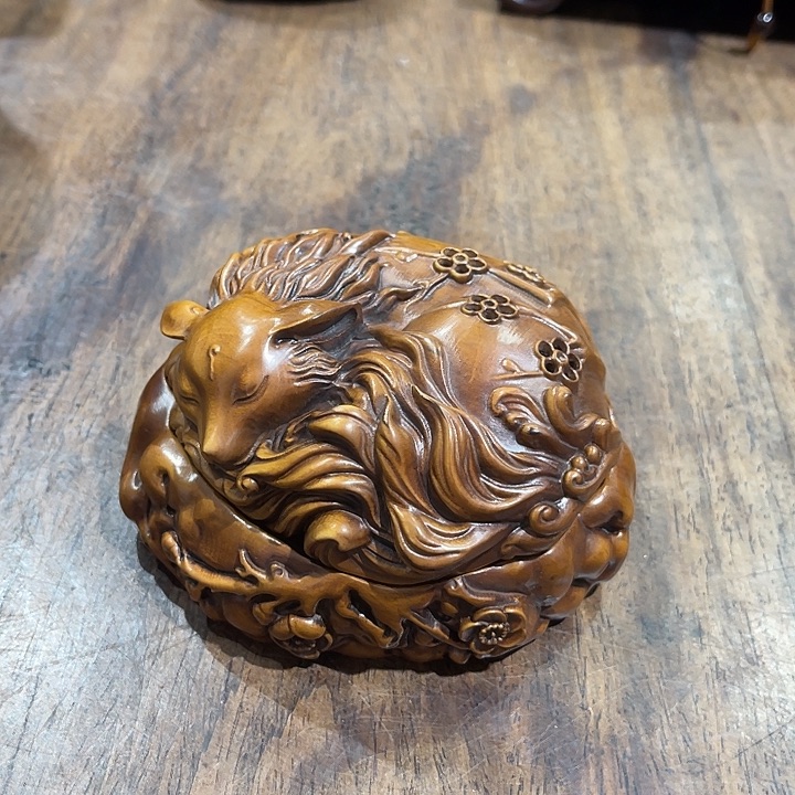 香榧木精品黄花梨和紫檀木器放漏了