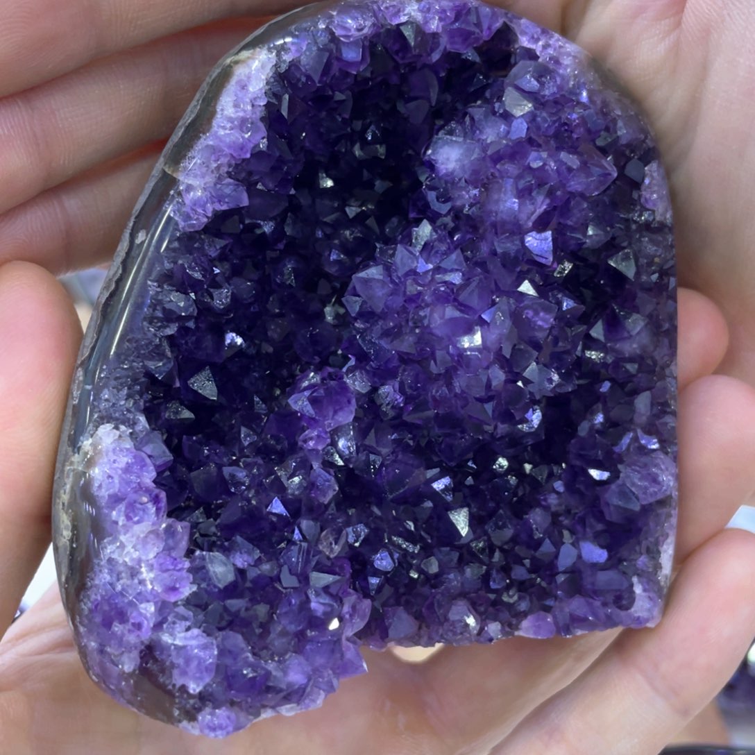 未镶嵌水晶大型摆件（非配饰）