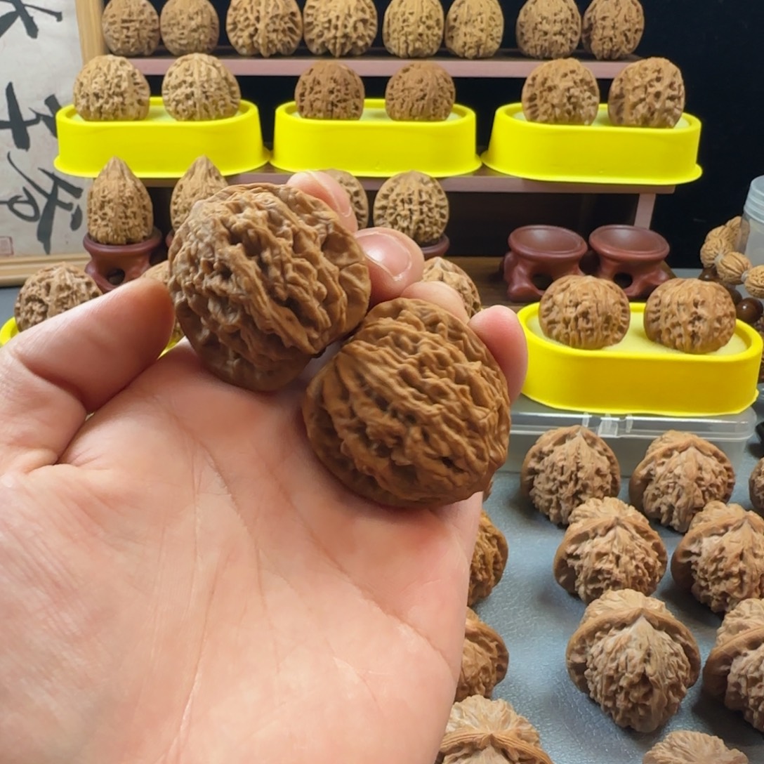 樊***凡吊坠文玩核桃虎头