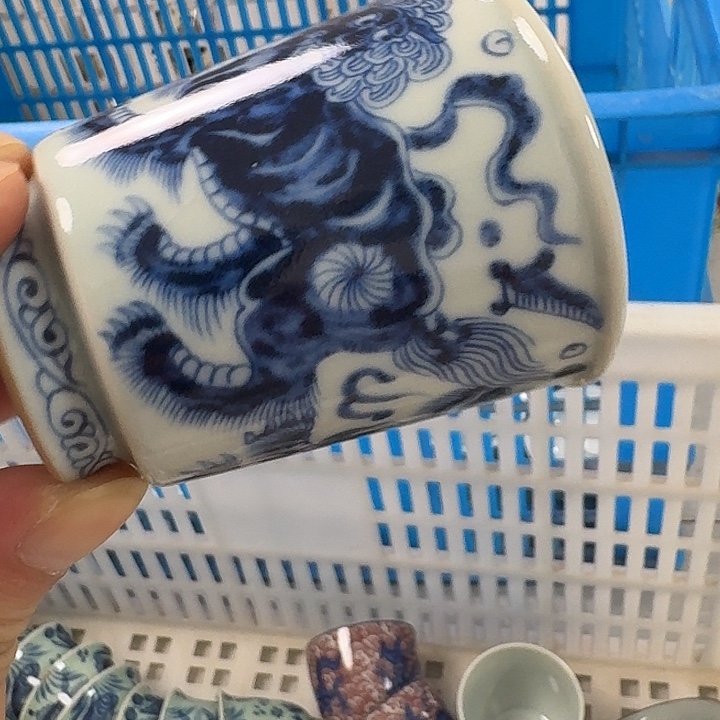 瓷片青花狮子闻香杯