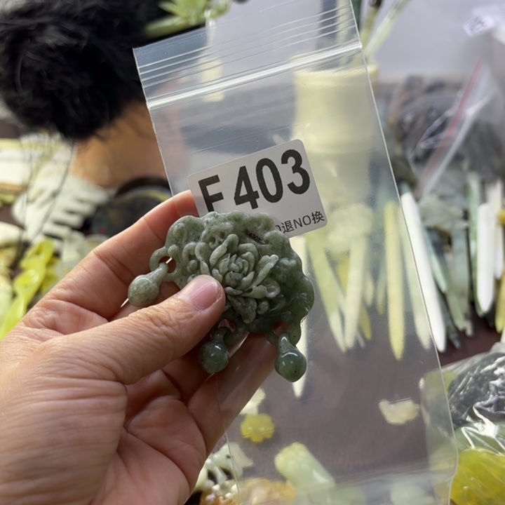 蛇纹石玉发饰合金独***雪