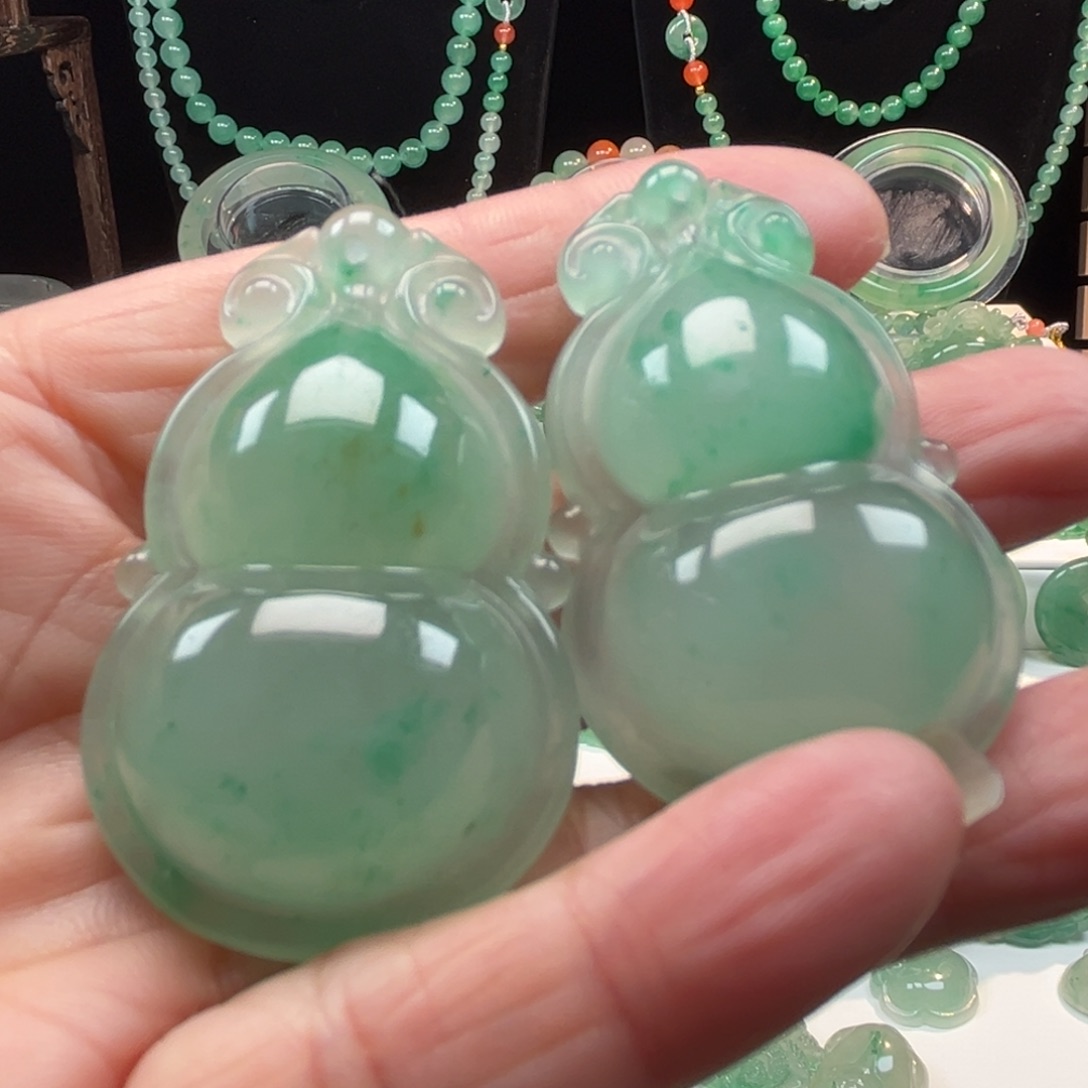 石英质玉吊坠(不含链)合金