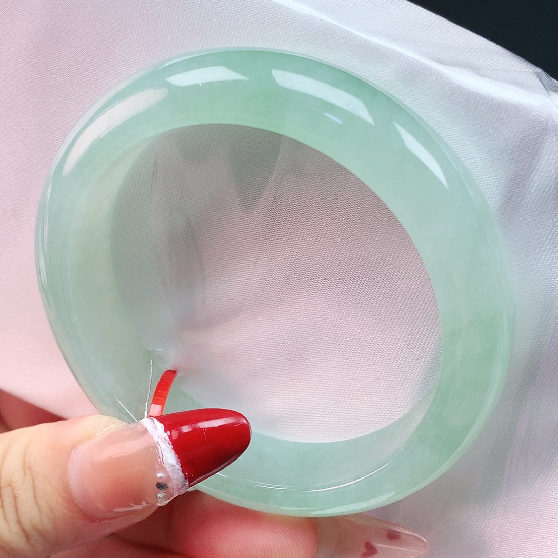 翡翠手镯未镶嵌52圈