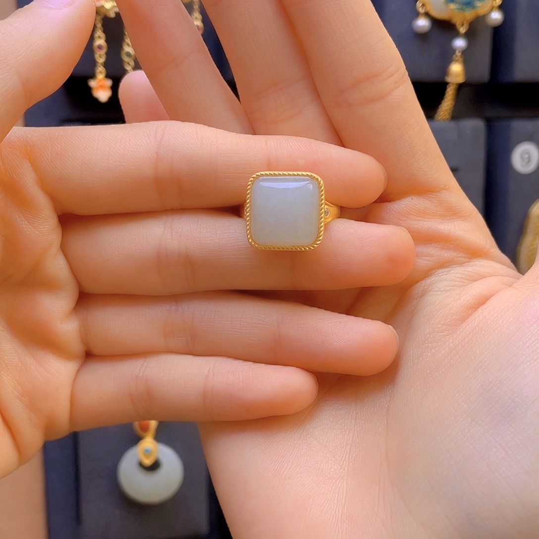 和田玉戒指银S925镀金镶嵌