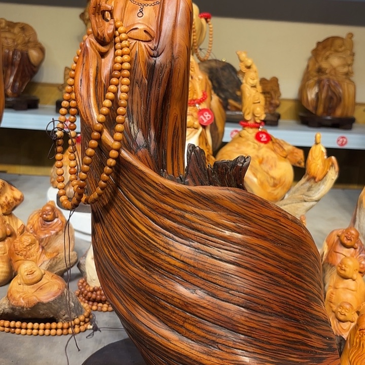 淇***泳柏木太行崖柏观音摆件