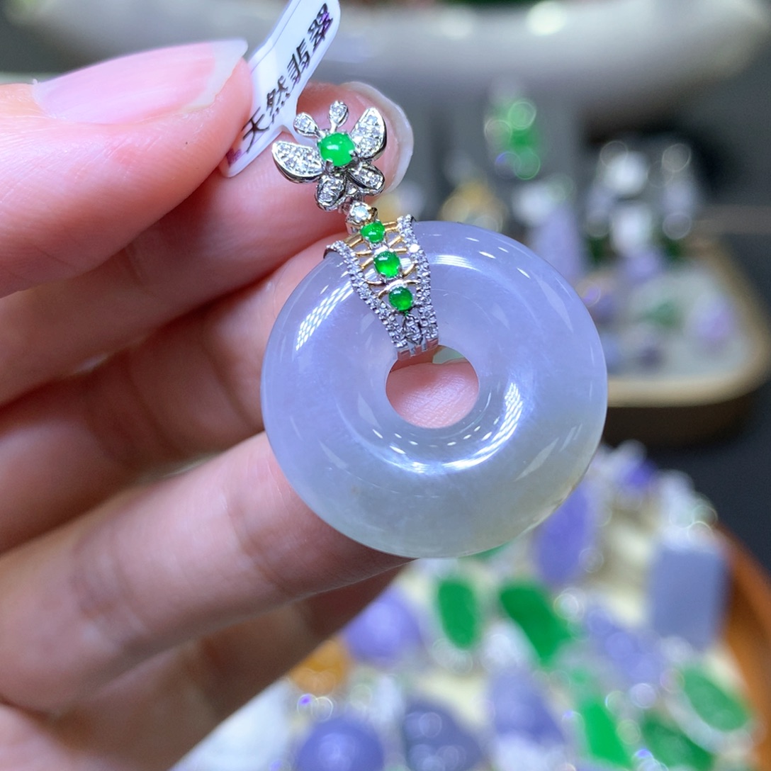 【闪购商品】翡翠颈饰18K金镶嵌翡翠吊坠项链
