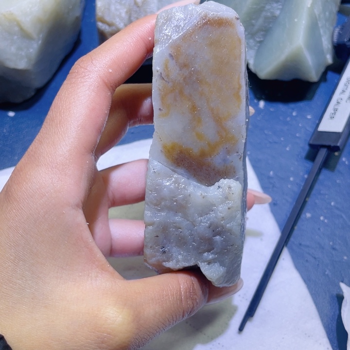 和田玉未镶嵌珠宝半成品