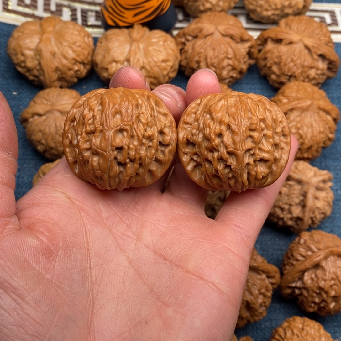 文玩核桃把件阿****139正磨