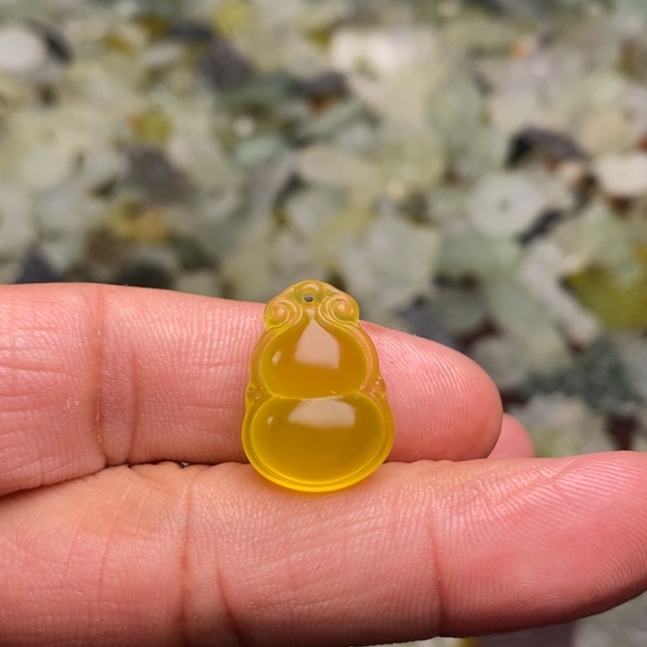 蛇纹石玉颈饰合金132