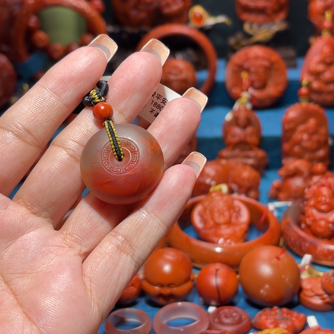 未镶嵌雕刻南红玛瑙