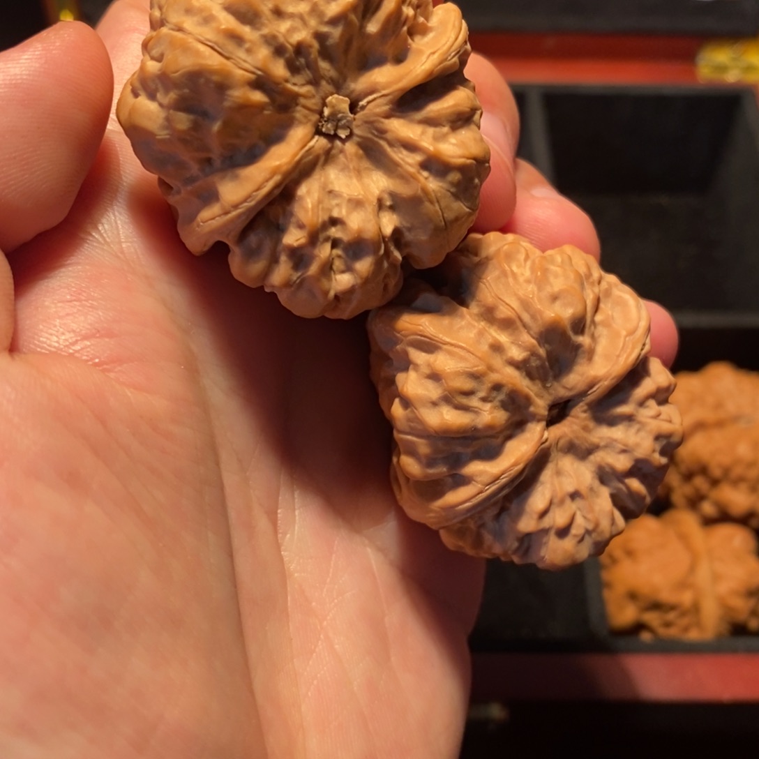 L****文玩核桃吊坠1668689889