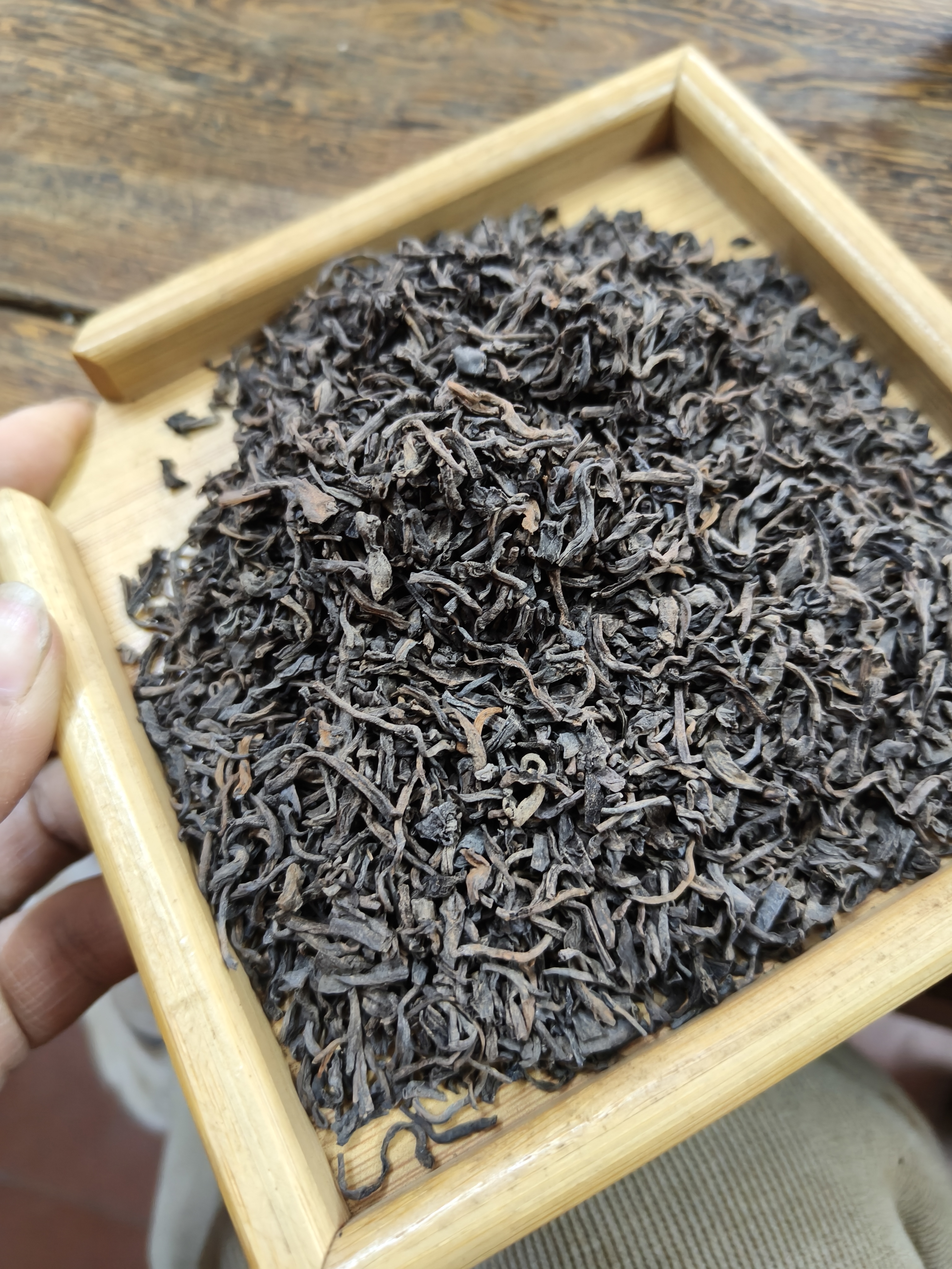 广西梧州六堡茶，老六堡熟茶2008年特级老宾郎香，礼盒装去湿有回甜