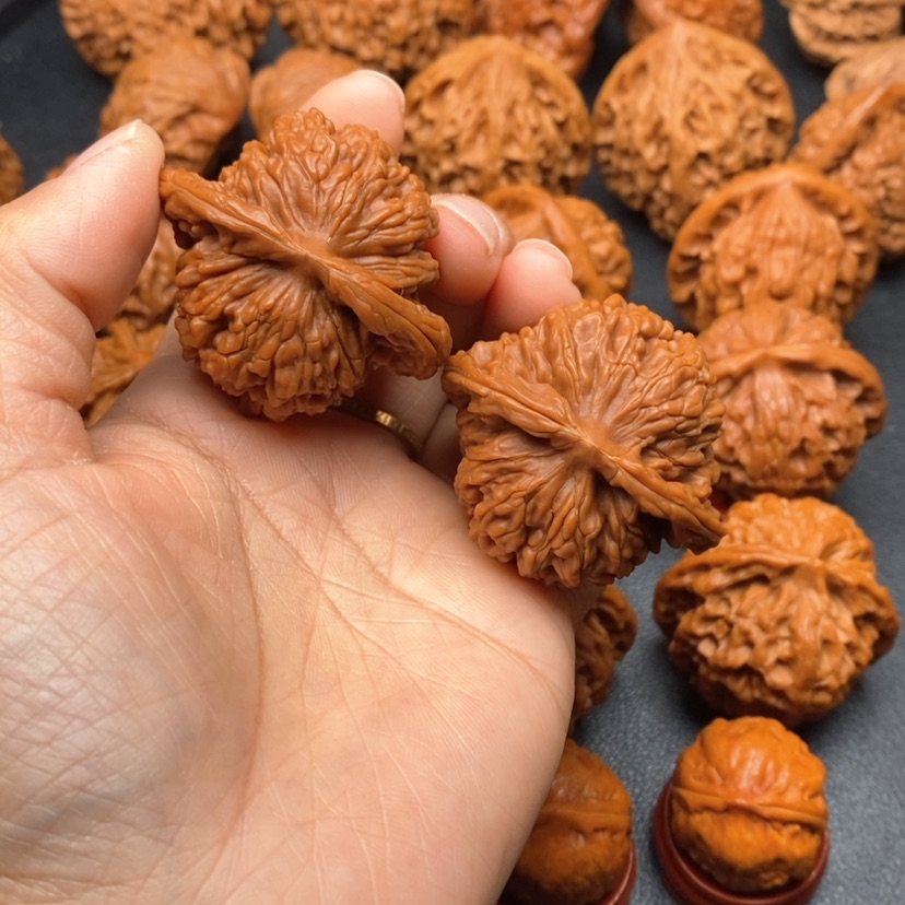 【闪购商品】文玩核桃把件43篓子