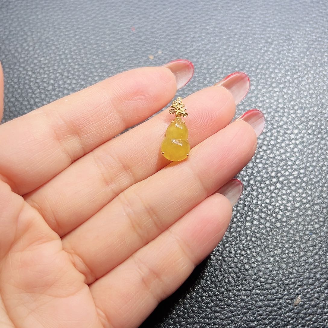 翡翠吊坠(不含链)18K金镶嵌