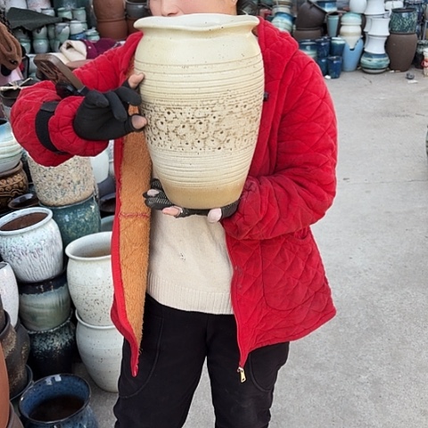 口20高30瑕疵盆子。