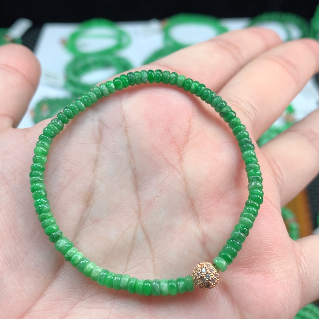 翡翠手链未镶嵌翡翠