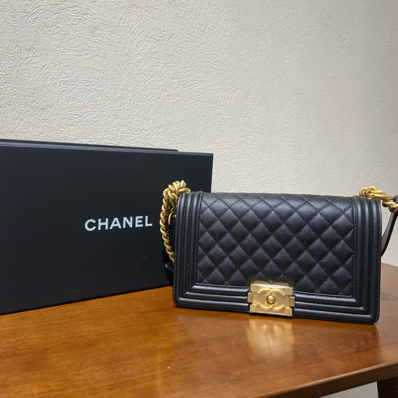 全新未使用 Chanel/香奈儿 黑金荔枝牛leboy中号斜挎包经典气质