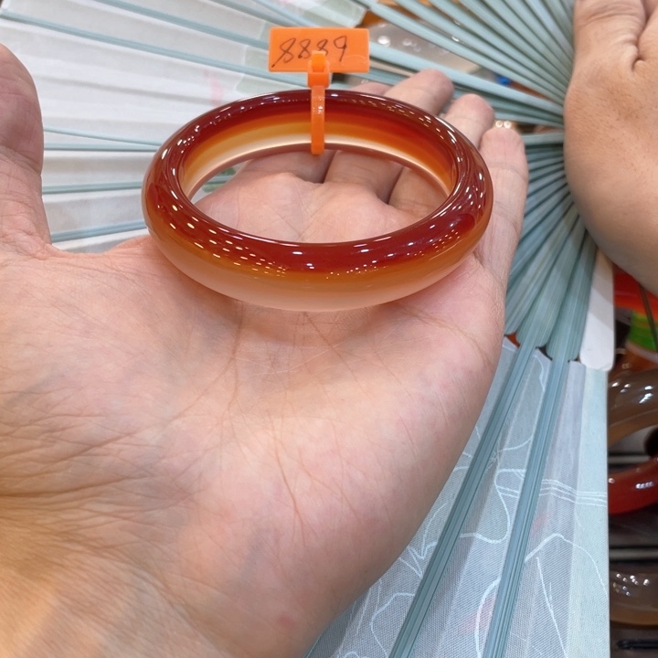玛瑙/玉髓手镯未镶嵌倾***雨