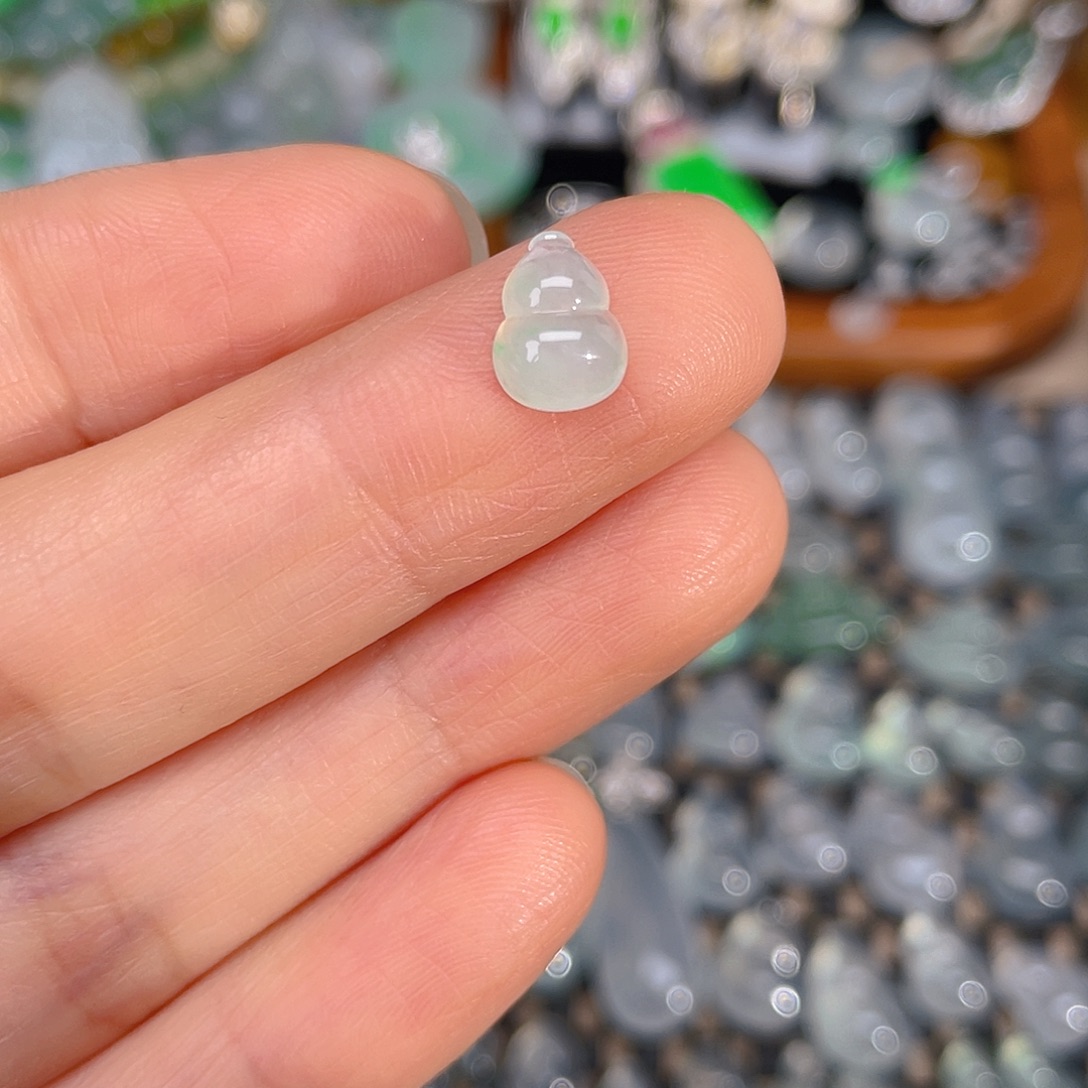 翡翠未镶嵌颈饰天然缅甸A货翡翠